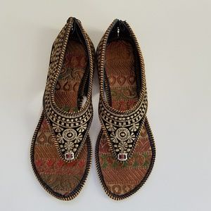 Embroidered Sandal. Sz 10. Black Gold Red